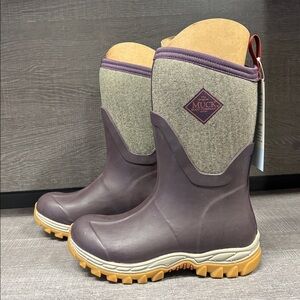 Women's Muck Artic Sport II Mid Boots (Wine Tasting/Herringbone) - Size 5